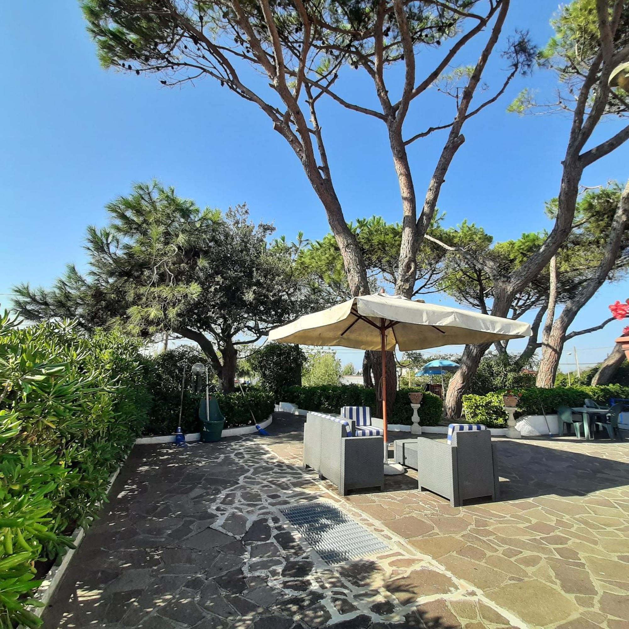 Appartamento In Villa Valentini, Fronte Mare, Giardino E Parcheggio Privato, Wifi, Dotato Di Tutti I Confort, Nel Golfo Di Gaeta Minturno Exterior foto