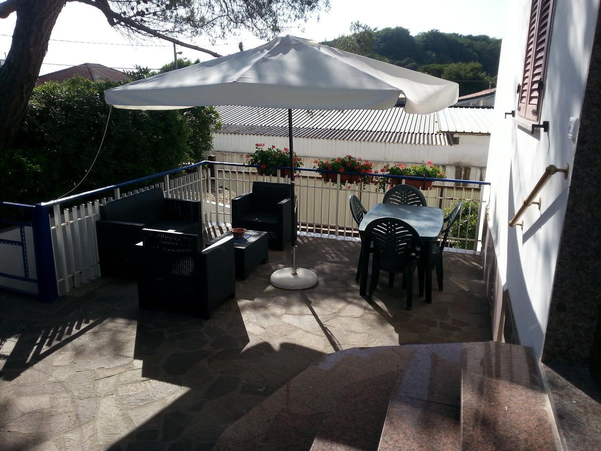 Appartamento In Villa Valentini, Fronte Mare, Giardino E Parcheggio Privato, Wifi, Dotato Di Tutti I Confort, Nel Golfo Di Gaeta Minturno Exterior foto